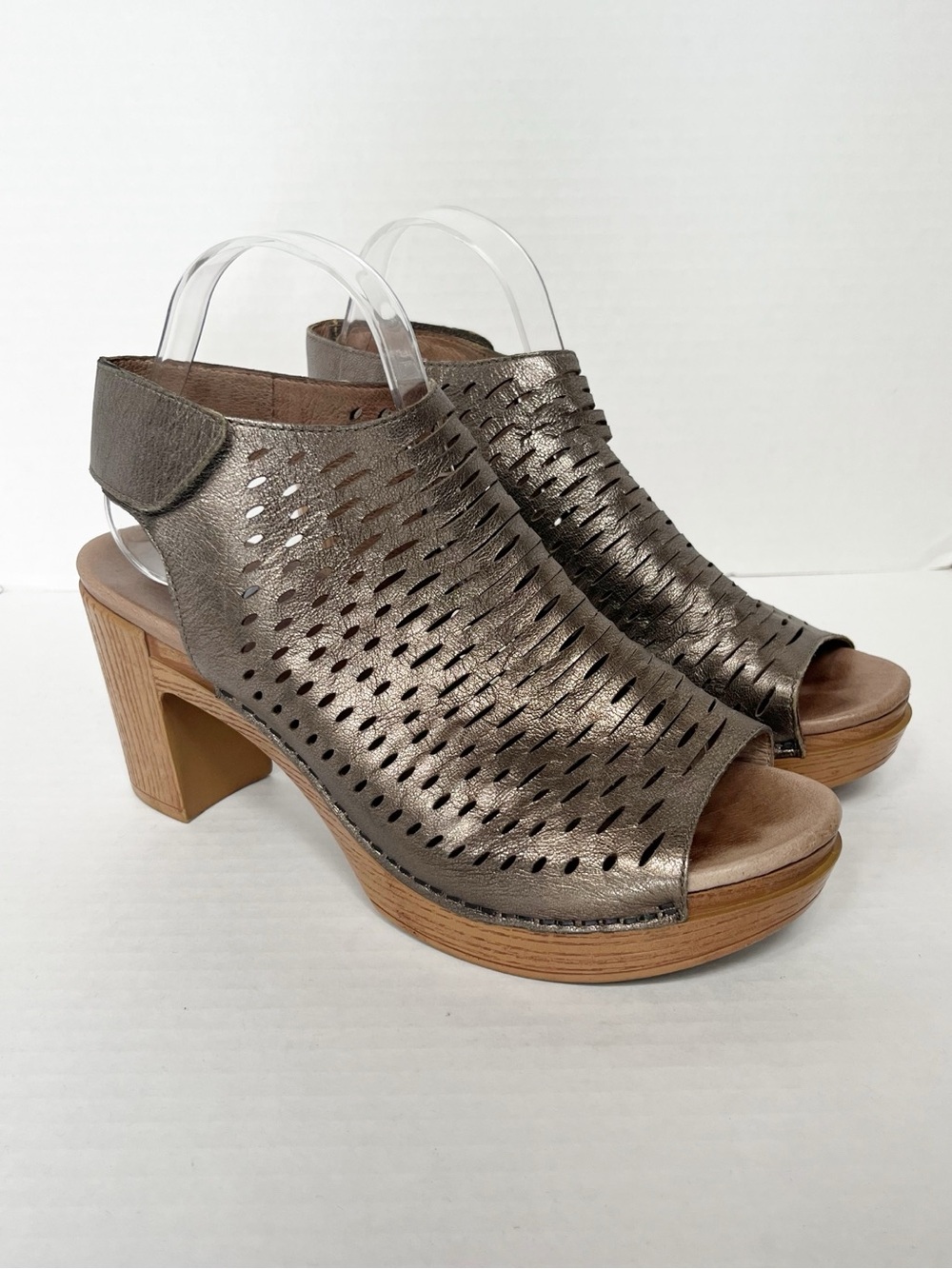 Dansko Perforated Nappa Pewter Metallic Slingback Sandal Heels Sz 40